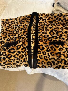 Faux Fur Leopard Print Blanket Wrap